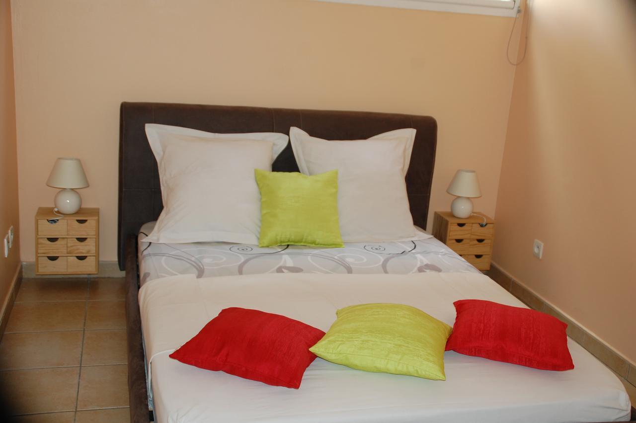 Appartement Meuble De Tourisme Saint Pierre Eksteriør billede